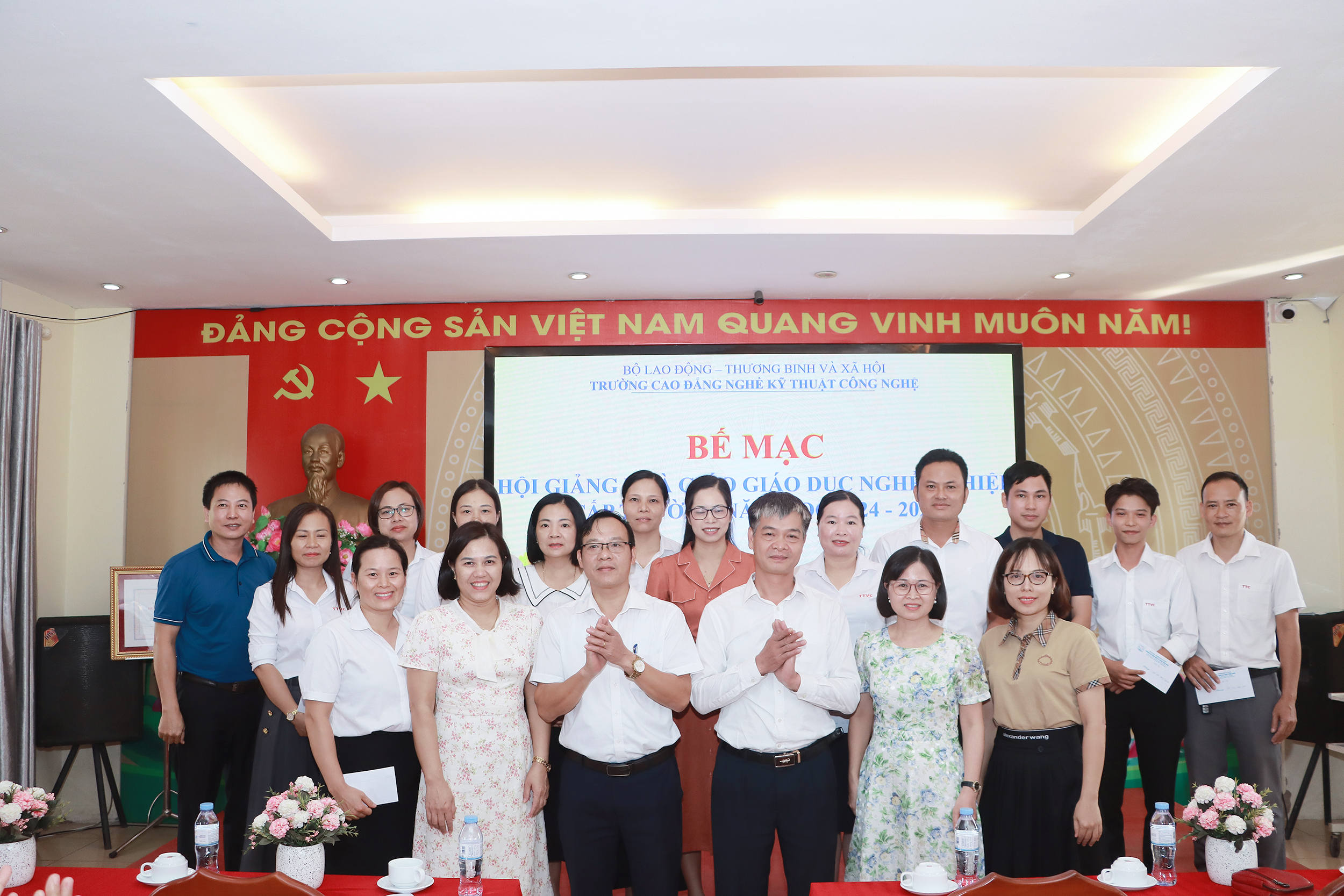 TRƯỜNG CAO ĐẲNG KỸ THUẬT CÔNG NGHỆ BẾ MẠC VÀ TRAO GIẢI HỘI GIẢNG NHÀ GIÁO GIÁO DỤC CẤP TRƯỜNG  NĂM HỌC 2024 - 2025