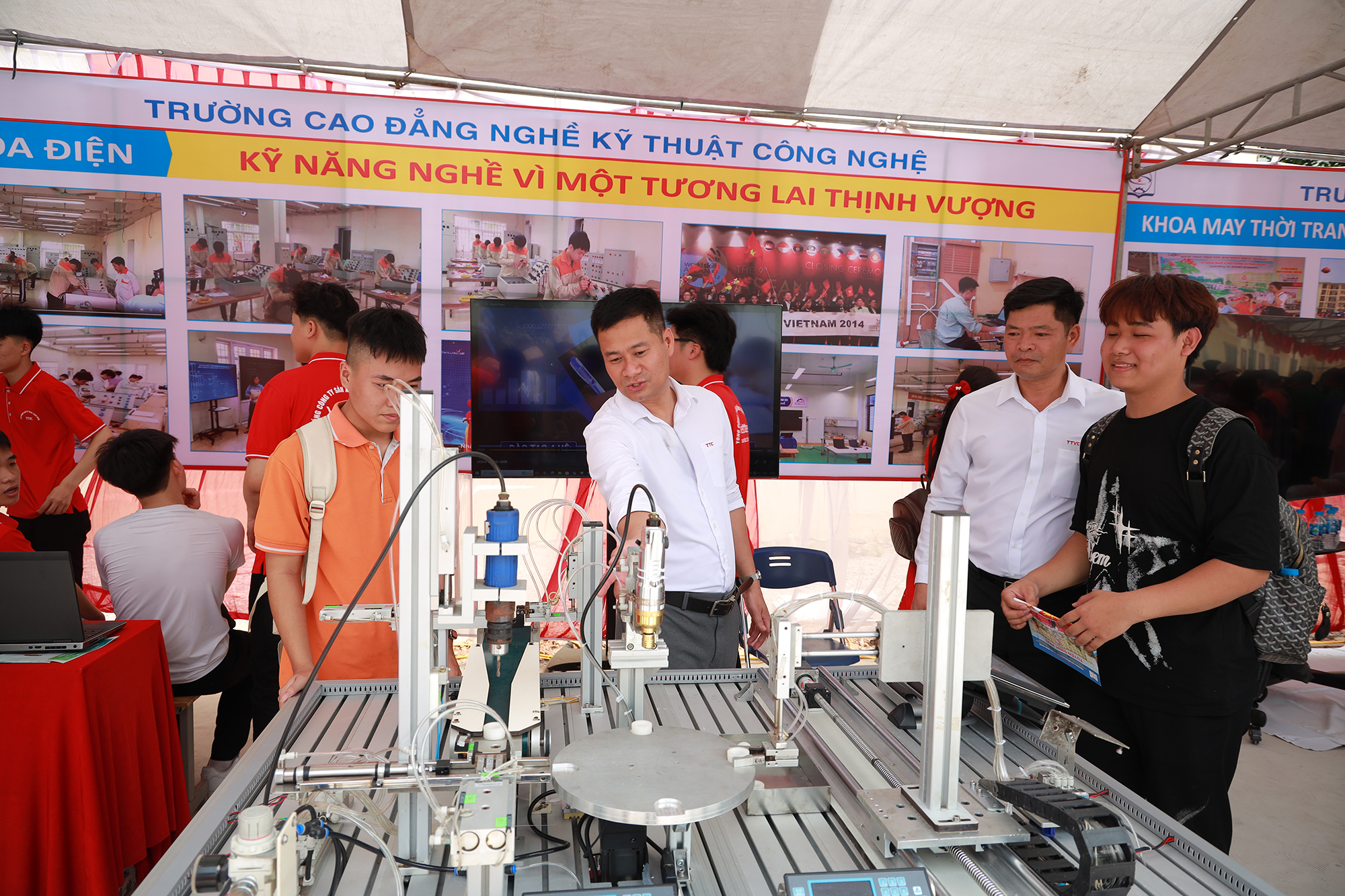 Hình ảnh hoạt động chung